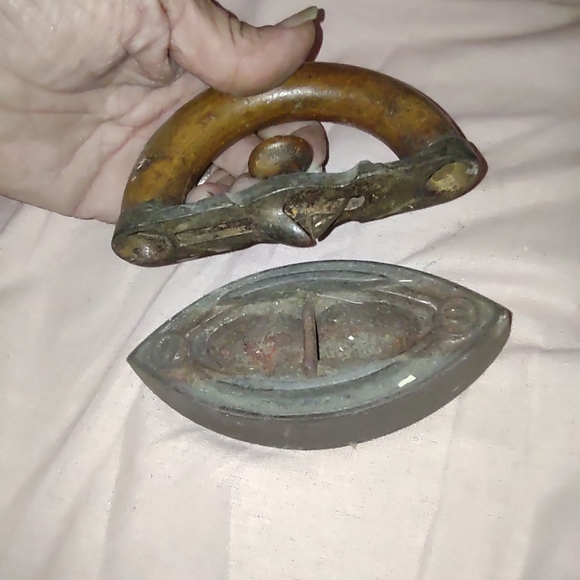 Antique iron - Picture 6 of 7